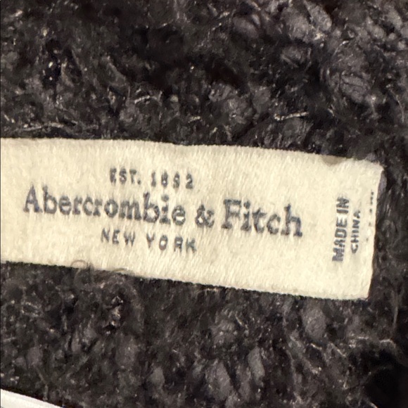 Abercrombie & Fitch πhost pickππknitted infinity scarf in shades of charcoal - Picture 3 of 6